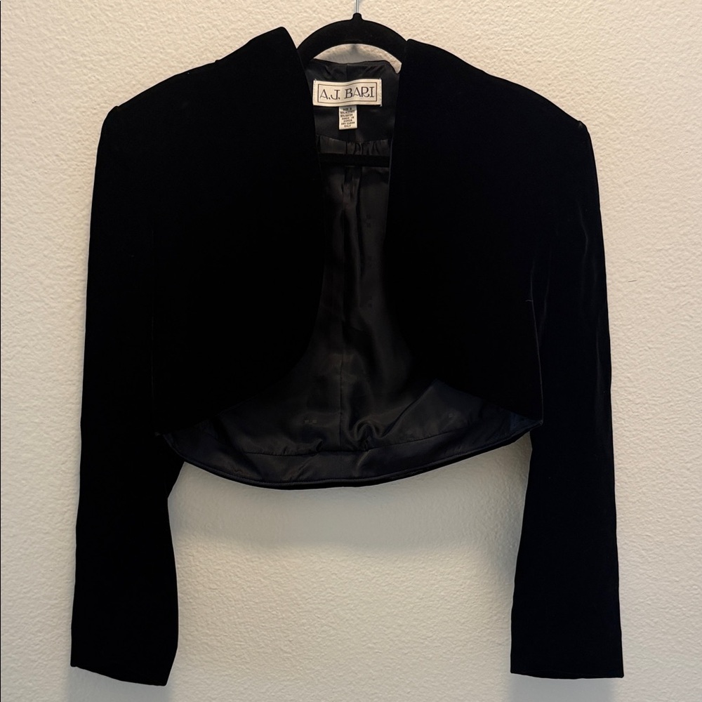 A.J. Bari Classic Black Velvet Bolero